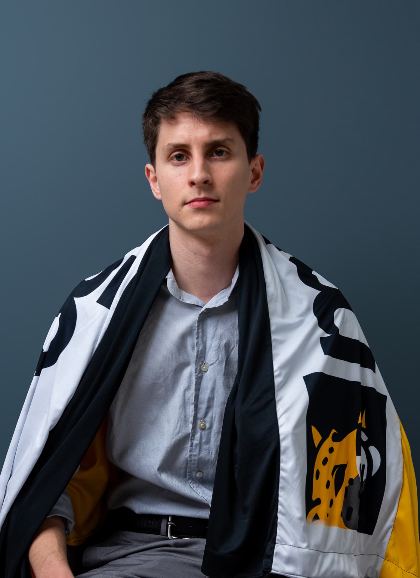 Carlos Iran com a bandeira da campanha